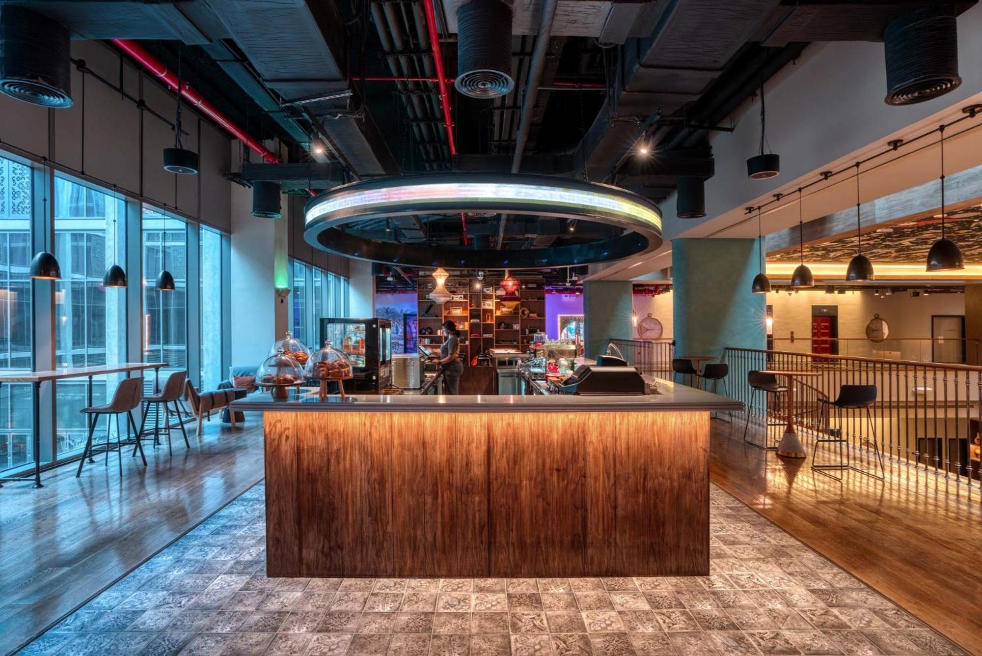 25Hours Hotel Dubai One Central Εξωτερικό φωτογραφία The bar at the 10th floor